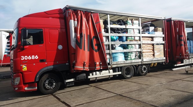 Drie vrachtwagencombinaties vol hulpgoederen rijden zondag vanuit Drachten naar Moldavië om de opvang van Oekraïners te ondersteunen